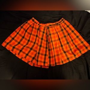 Hot Topic brand plaid pleated skirt - excellent condition worn once Size medium